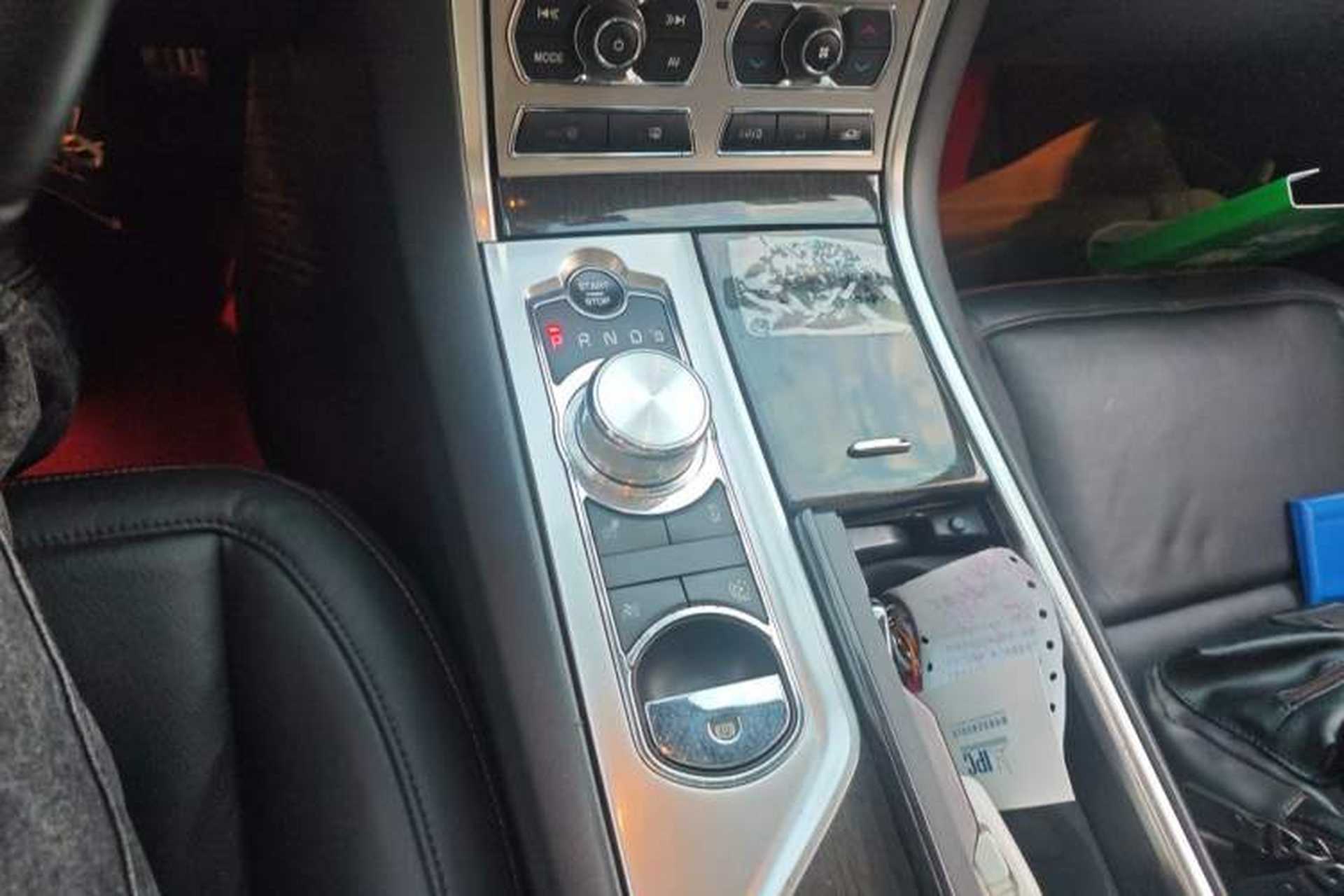 Used Jaguar XF 2014 XF 3.0 SC Luxury Edition Gear Lever