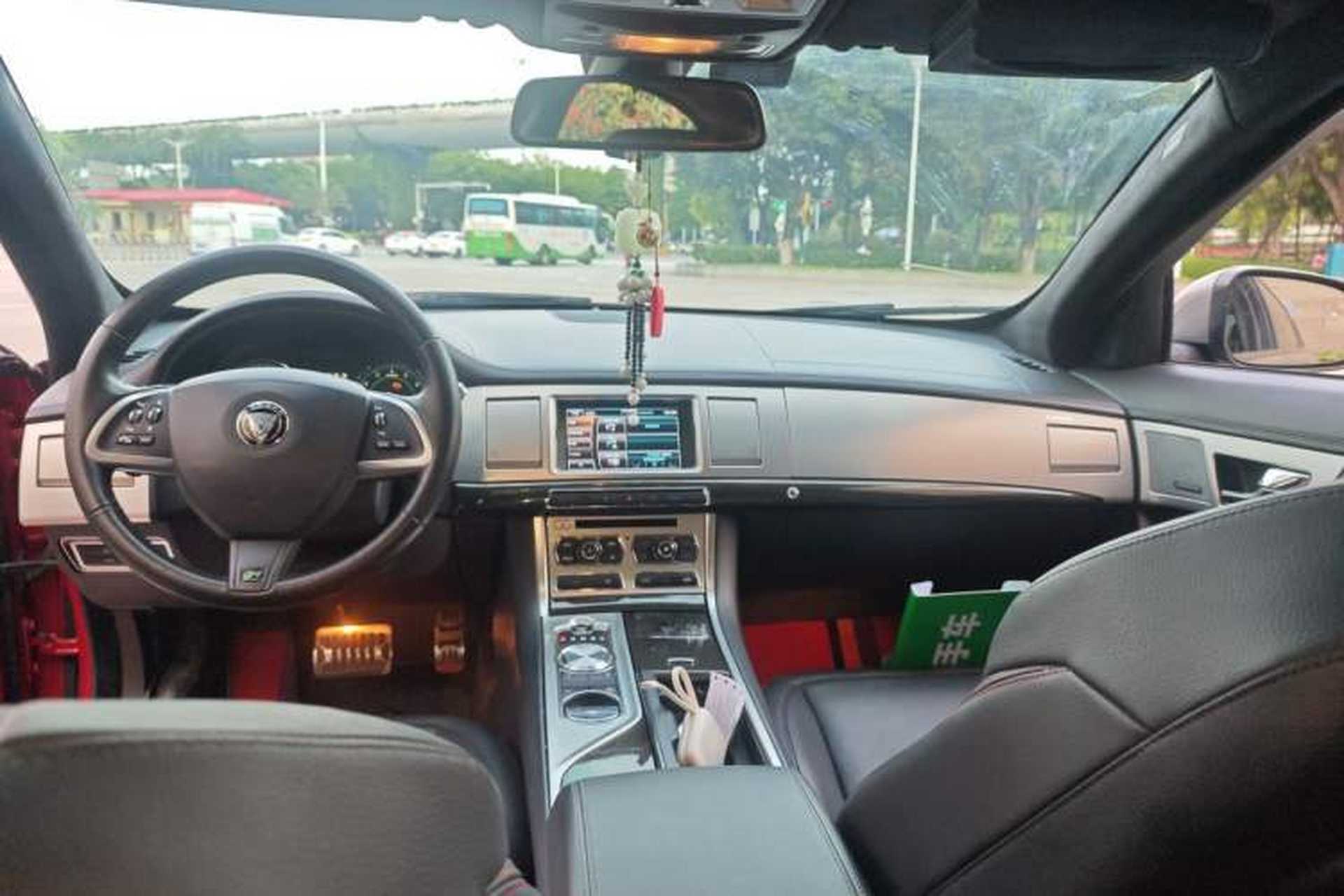 Used Jaguar XF 2014 XF 3.0 SC Luxury Edition Headliner