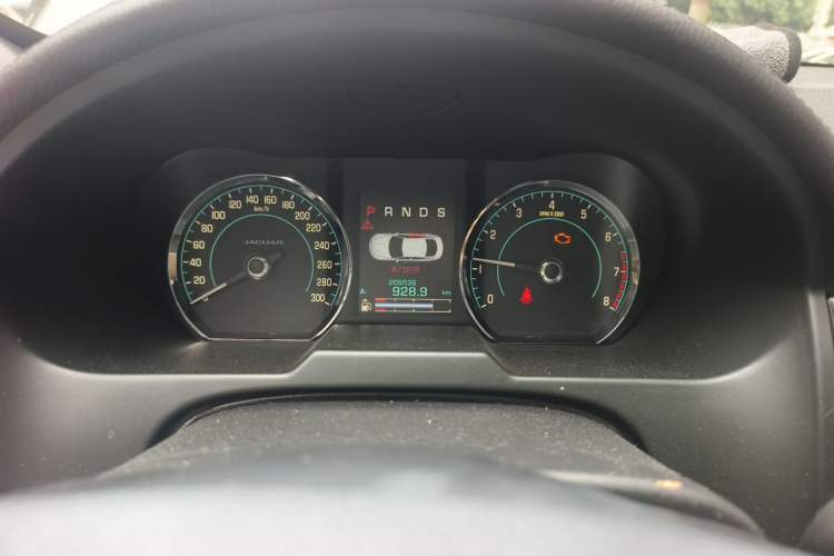Used Jaguar XF 2014 XF 2.0T Prestige Edition Odometer Close Up