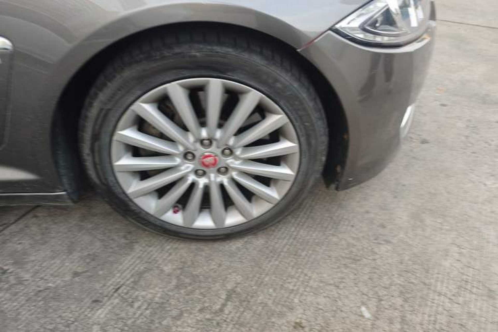 Used Jaguar XF 2014 XF 3.0 SC Luxury Edition Right Front Wheel Hub