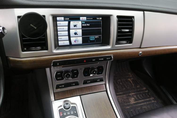 Used Jaguar XF 2014 XF 2.0T Prestige Edition Audio And AC Panel