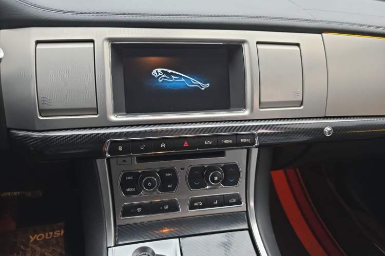 Used Jaguar XF 2014 XF 2.0T Luxury Edition Audio And AC Panel