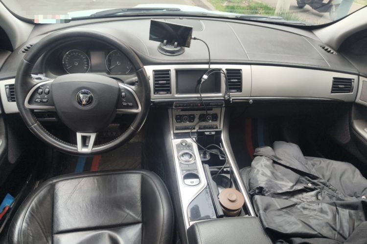 Used Jaguar XF 2014 XF 3.0 SC Sport Club Limited Edition Center Console