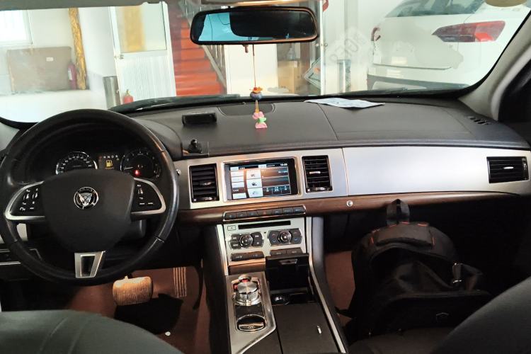 Used Jaguar XF 2014 XF 3.0 SC Elegance Edition Center Console
