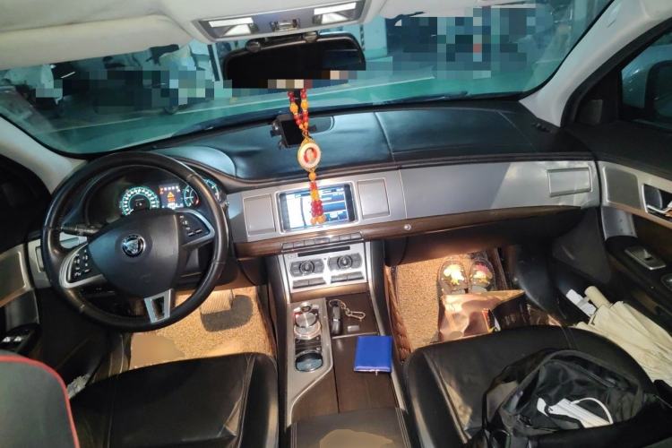 Used Jaguar XF 2014 XF 2.0T Prestige Edition Center Console