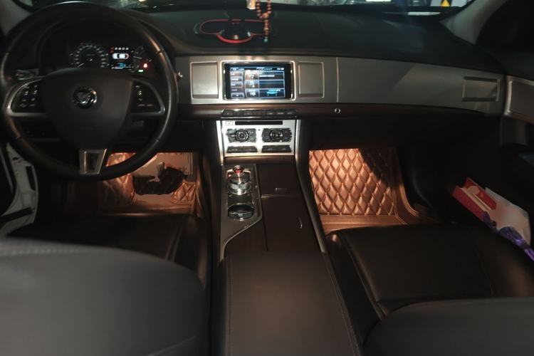 Used Jaguar XF 2014 XF 2.0T Prestige Edition Center Console