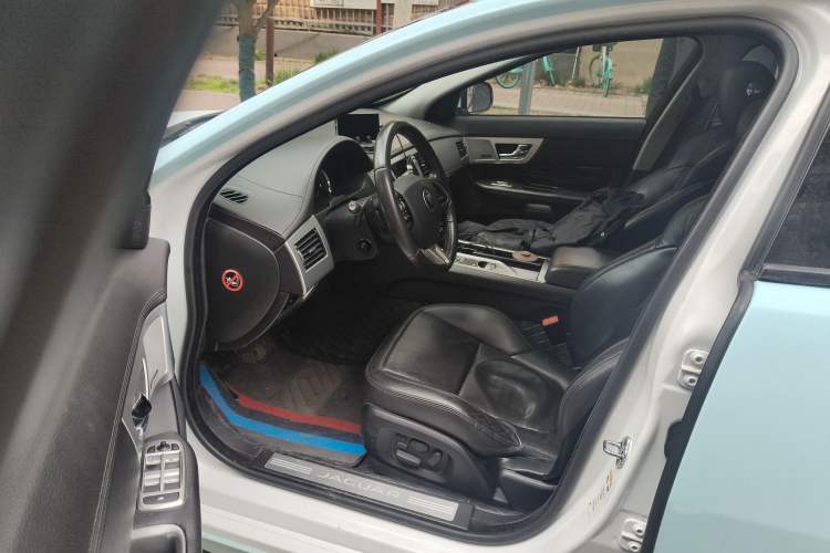 Used Jaguar XF 2014 XF 3.0 SC Sport Club Limited Edition Driver Seat