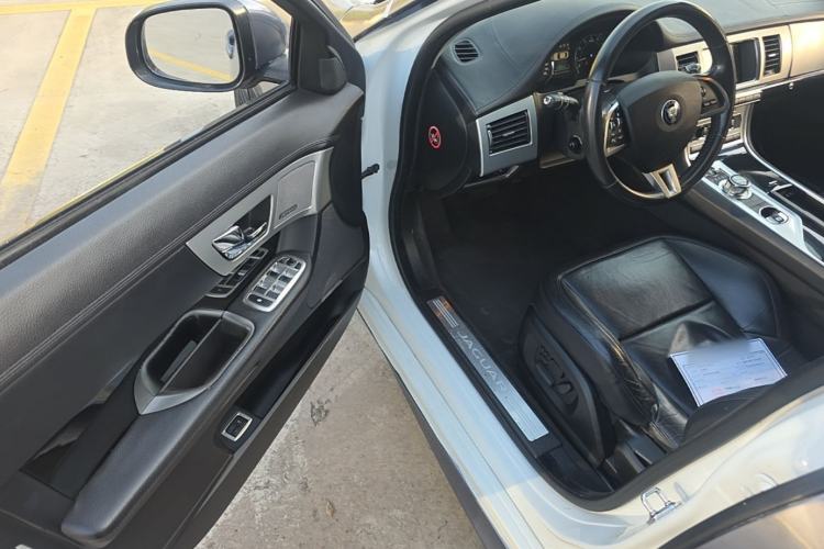 Used Jaguar XF 2014 XF 3.0 SC Sport Club Limited Edition Driver Seat