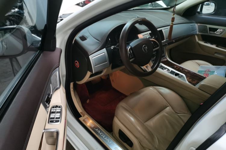 Used Jaguar XF 2014 XF 2.0T Luxury Edition Driver Seat