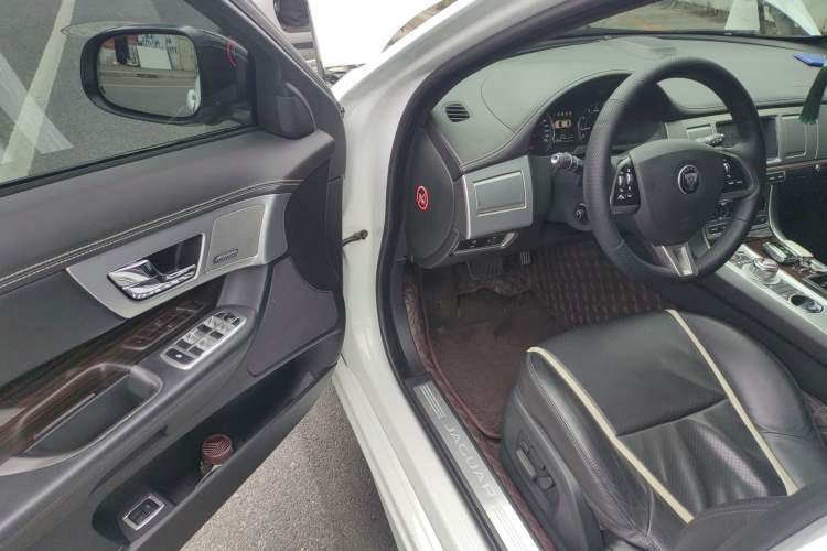 Used Jaguar XF 2014 XF 3.0 SC Luxury Edition Driver Seat