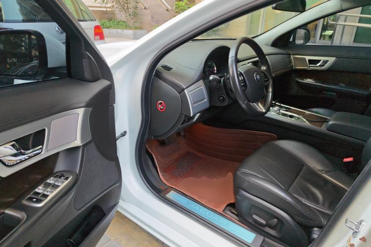 Used Jaguar XF 2014 XF 2.0T Prestige Edition Driver Seat