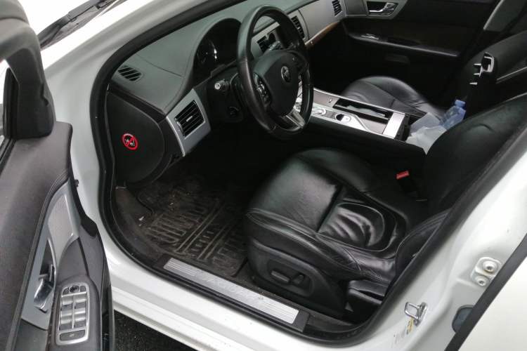 Used Jaguar XF 2014 XF 2.0T Prestige Edition Driver Seat
