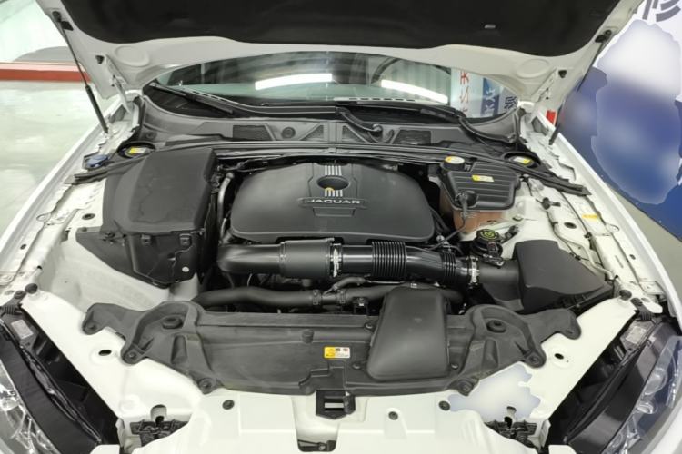 Used Jaguar XF 2014 XF 2.0T Prestige Edition Engine Bay