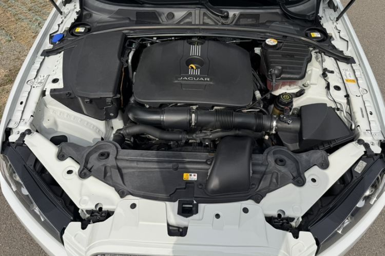 Used Jaguar XF 2014 XF 2.0T Luxury Edition Engine Bay