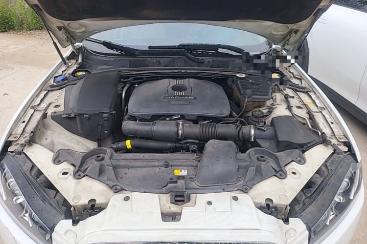 Used Jaguar XF 2014 XF 2.0T Prestige Edition Engine Bay