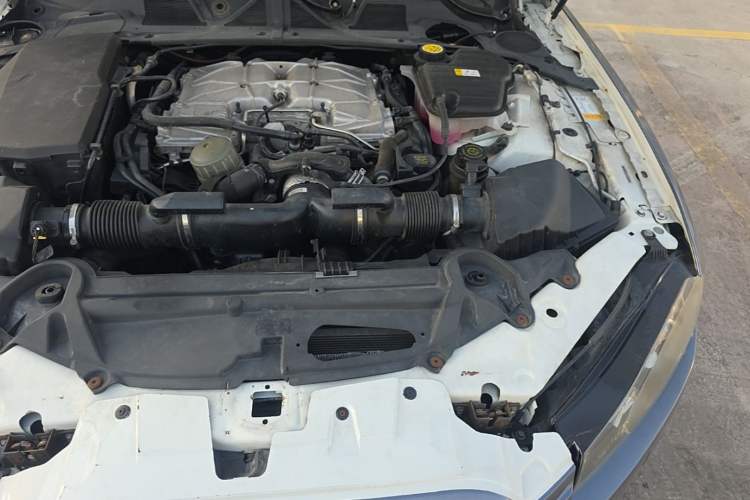 Used Jaguar XF 2014 XF 3.0 SC Sport Club Limited Edition Engine Bay Left