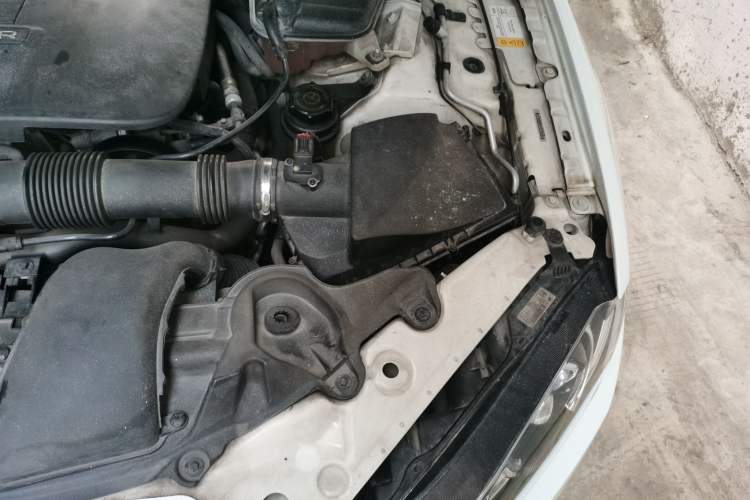 Used Jaguar XF 2014 XF 2.0T Luxury Edition Engine Bay Left