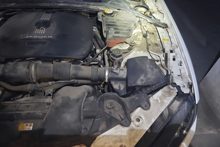 Used Jaguar XF 2014 XF 2.0T Prestige Edition Engine Bay Left