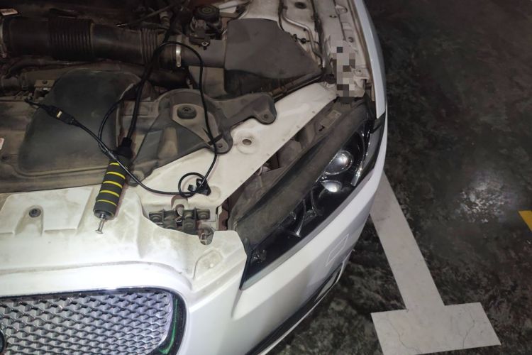 Used Jaguar XF 2014 XF 2.0T Luxury Edition Engine Bay Left