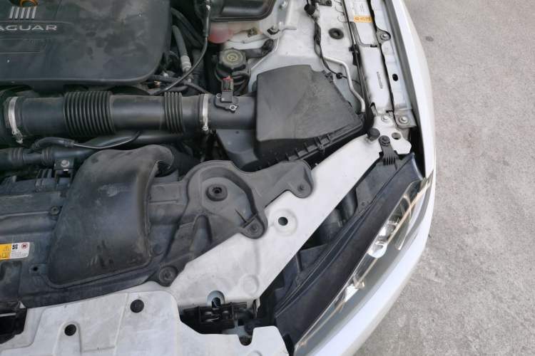 Used Jaguar XF 2014 XF 2.0T Prestige Edition Engine Bay Left