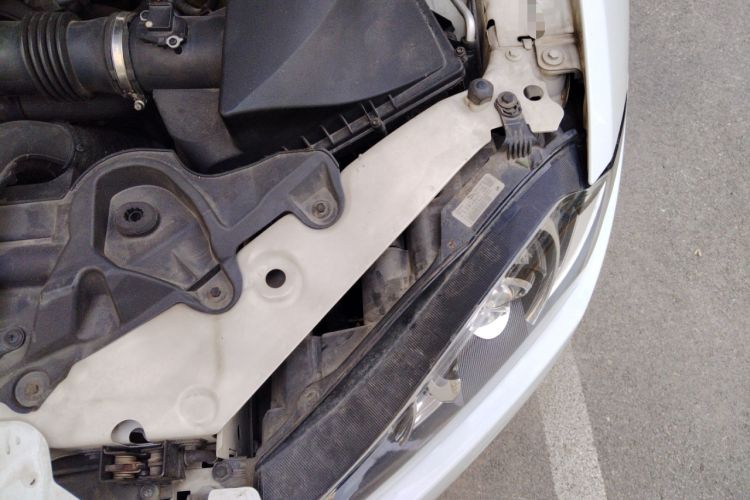 Used Jaguar XF 2014 XF 2.0T Luxury Edition Engine Bay Left