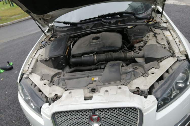 Used Jaguar XF 2014 XF 2.0T Prestige Edition Engine Bay