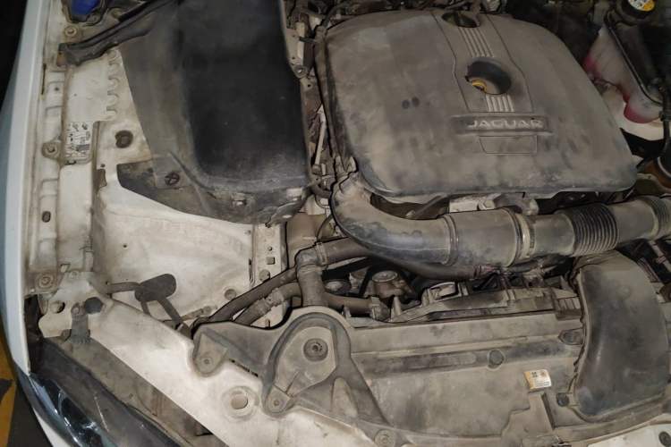 Used Jaguar XF 2014 XF 2.0T Prestige Edition Engine Bay Right