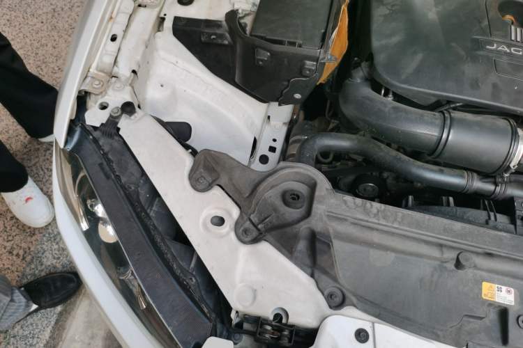 Used Jaguar XF 2014 XF 2.0T Prestige Edition Engine Bay Right