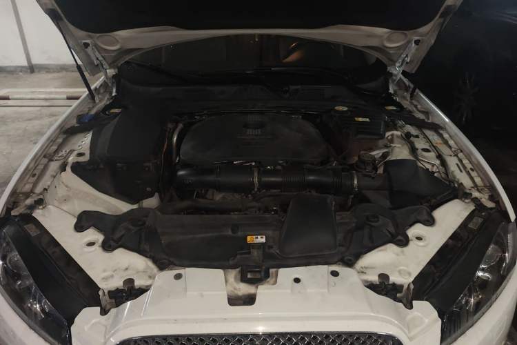 Used Jaguar XF 2014 XF 2.0T Prestige Edition Engine Bay
