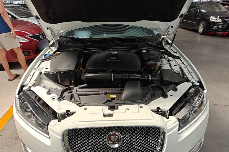 Used Jaguar XF 2014 XF 2.0T Luxury Edition Engine Bay