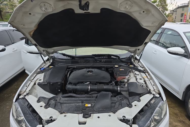 Used Jaguar XF 2014 XF 2.0T Luxury Edition Engine Bay