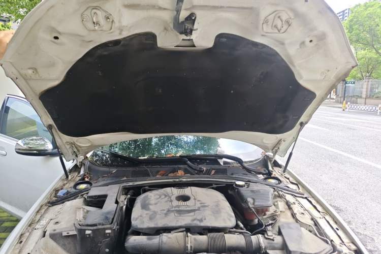Used Jaguar XF 2014 XF 2.0T Prestige Edition Engine Bay