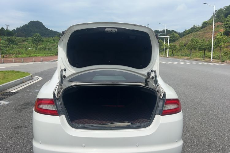 Used Jaguar XF 2014 XF 2.0T Luxury Edition Exterior 10