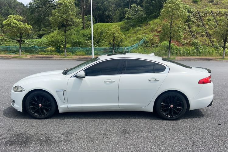 Used Jaguar XF 2014 XF 2.0T Luxury Edition Exterior 11