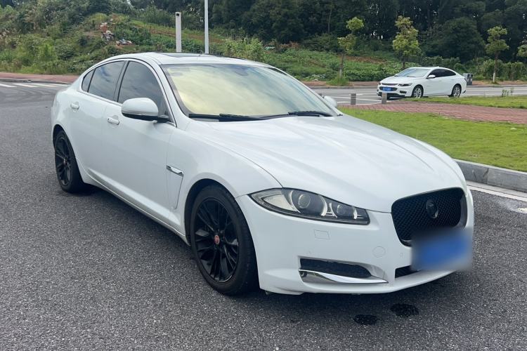 Used Jaguar XF 2014 XF 2.0T Luxury Edition Exterior 4