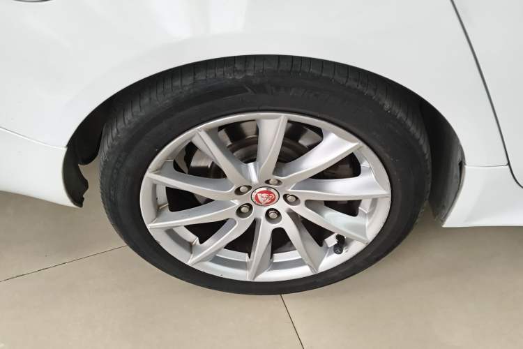 Used Jaguar XF 2014 XF 3.0 SC Elegance Edition Exterior 5