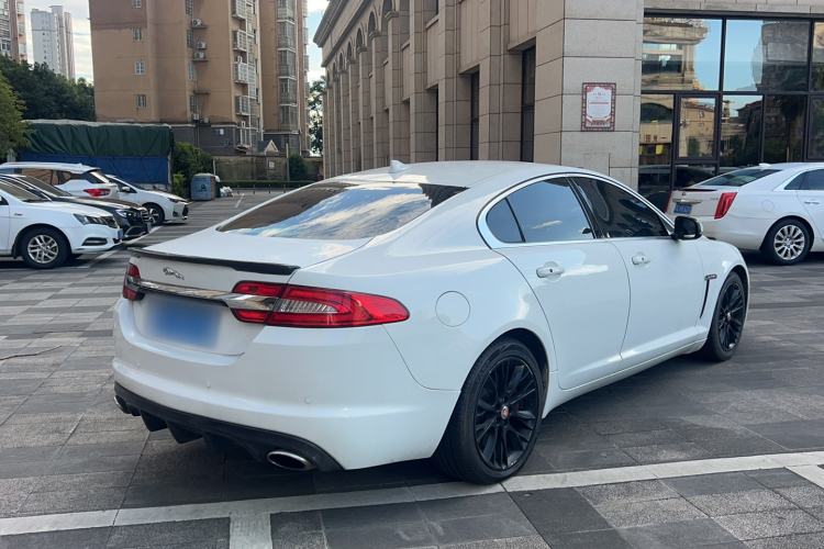 Used Jaguar XF 2014 XF 2.0T Luxury Edition Exterior 5