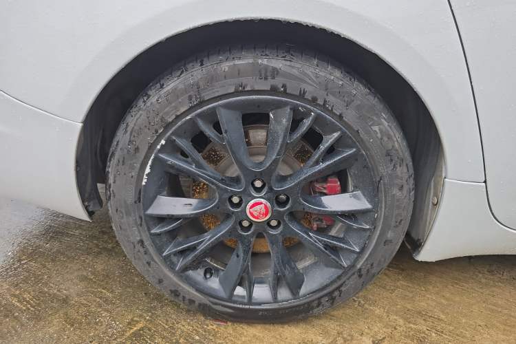 Used Jaguar XF 2014 XF 2.0T Luxury Edition Exterior 5