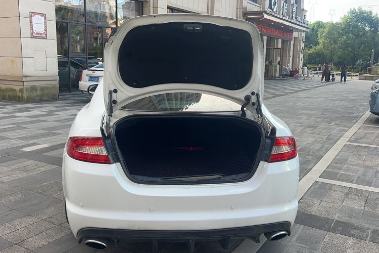 Used Jaguar XF 2014 XF 2.0T Luxury Edition Exterior 9