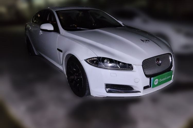 Used Jaguar XF 2014 XF 2.0T Luxury Edition Front Right 45 Deg