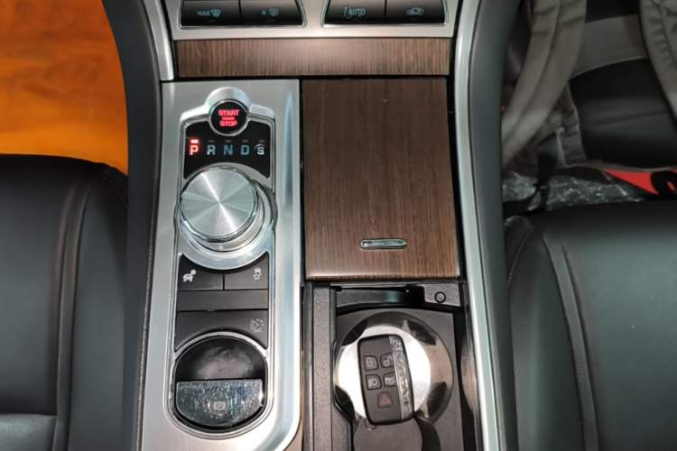 Used Jaguar XF 2014 XF 2.0T Prestige Edition Gear Lever
