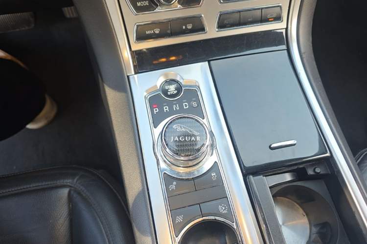 Used Jaguar XF 2014 XF 3.0 SC Sport Club Limited Edition Gear Lever