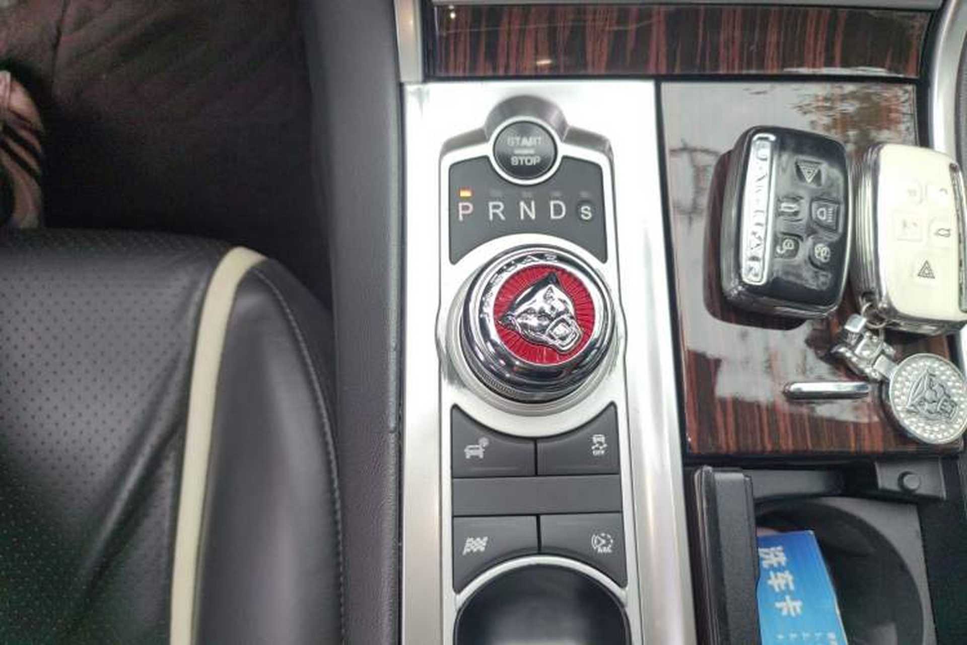 Used Jaguar XF 2014 XF 3.0 SC Luxury Edition Gear Lever