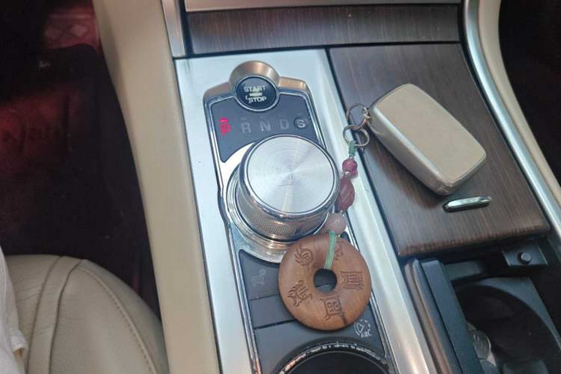 Used Jaguar XF 2014 XF 2.0T Prestige Edition Gear Lever