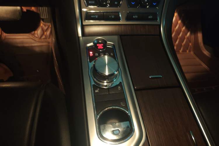 Used Jaguar XF 2014 XF 2.0T Prestige Edition Gear Lever