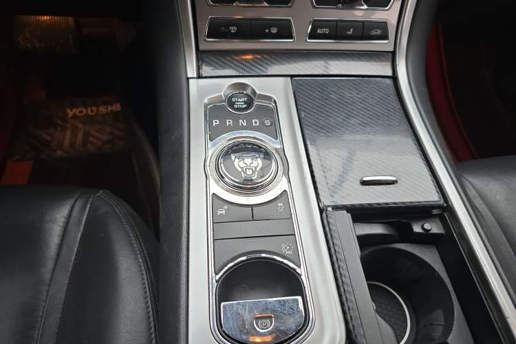 Used Jaguar XF 2014 XF 2.0T Luxury Edition Gear Lever