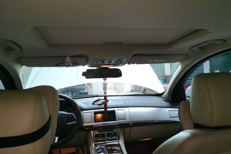 Used Jaguar XF 2014 XF 2.0T Luxury Edition Headliner