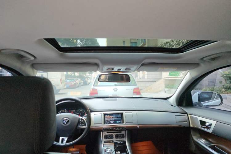 Used Jaguar XF 2014 XF 2.0T Prestige Edition Headliner