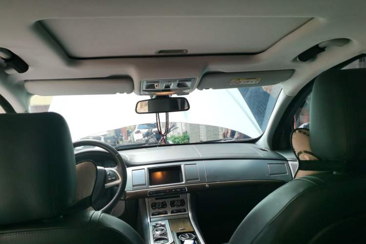 Used Jaguar XF 2014 XF 2.0T Prestige Edition Headliner