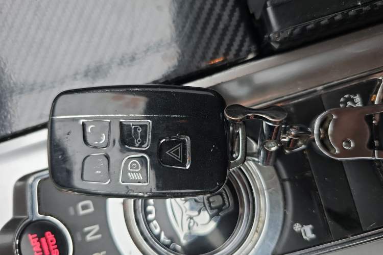 Used Jaguar XF 2014 XF 2.0T Luxury Edition Interior 1